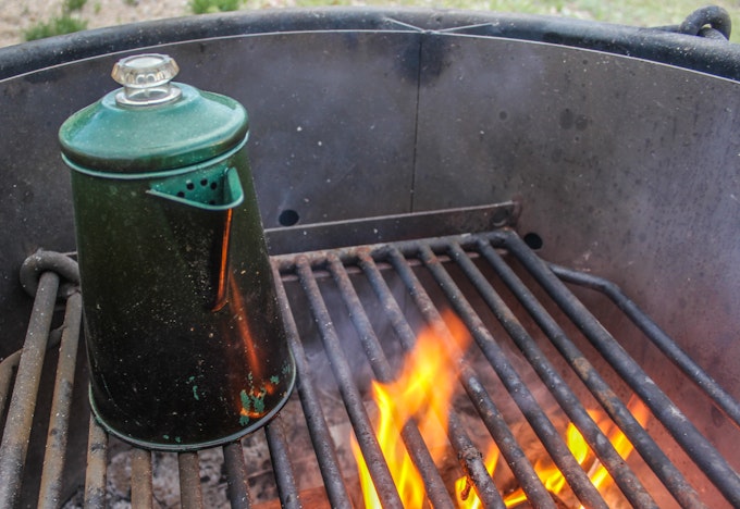 HOW TO MAKE COWBOY COFFEE - TWO BEST METHODS