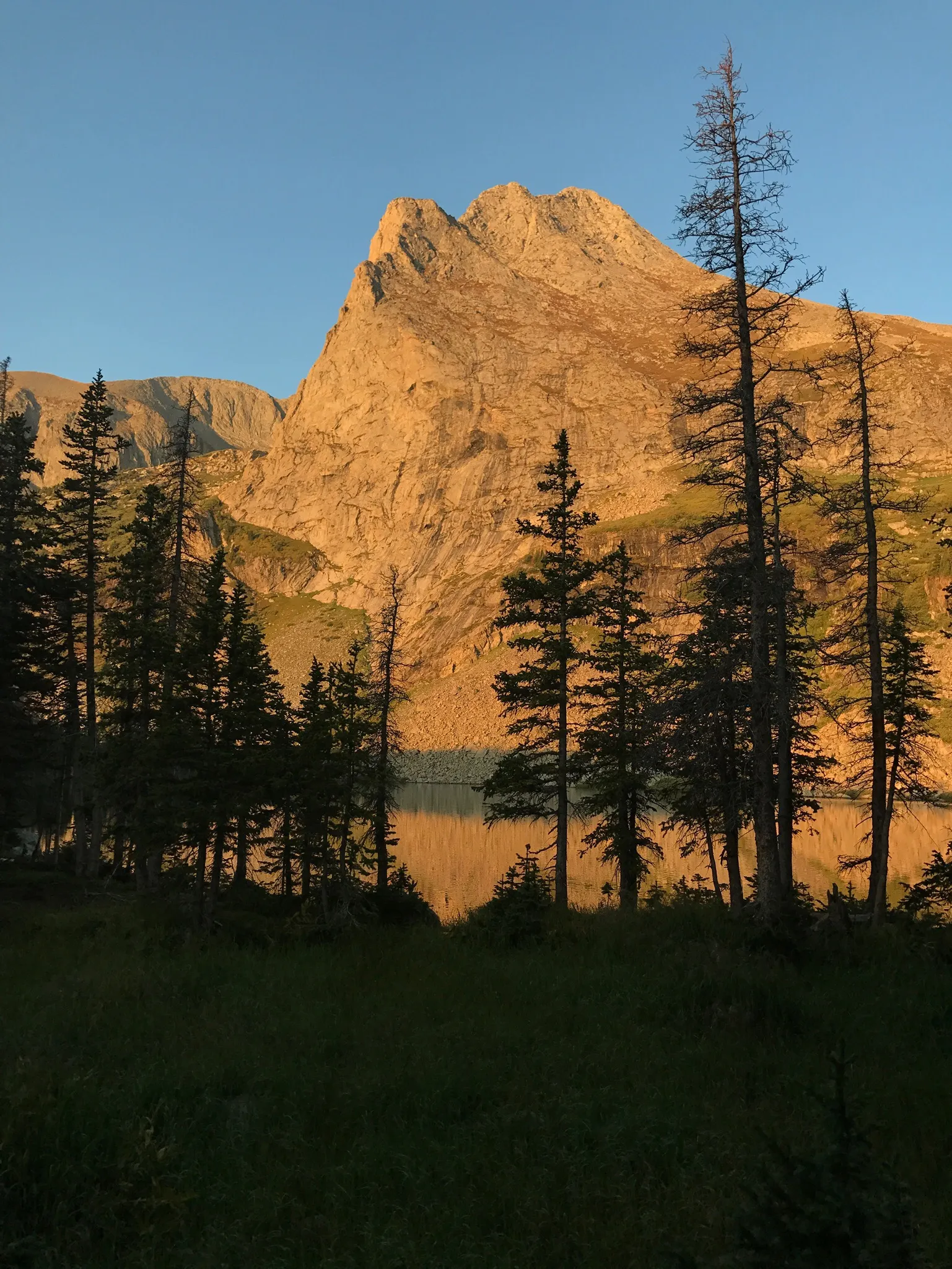 Backpack to Sand Creek Lakes