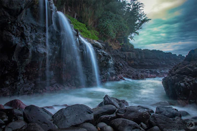 Soaking in Queen's Bath, Queen's Bath