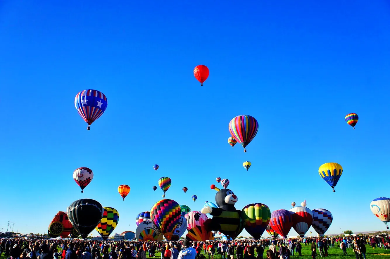 Photograph the Albuquerque International Balloon Fiesta