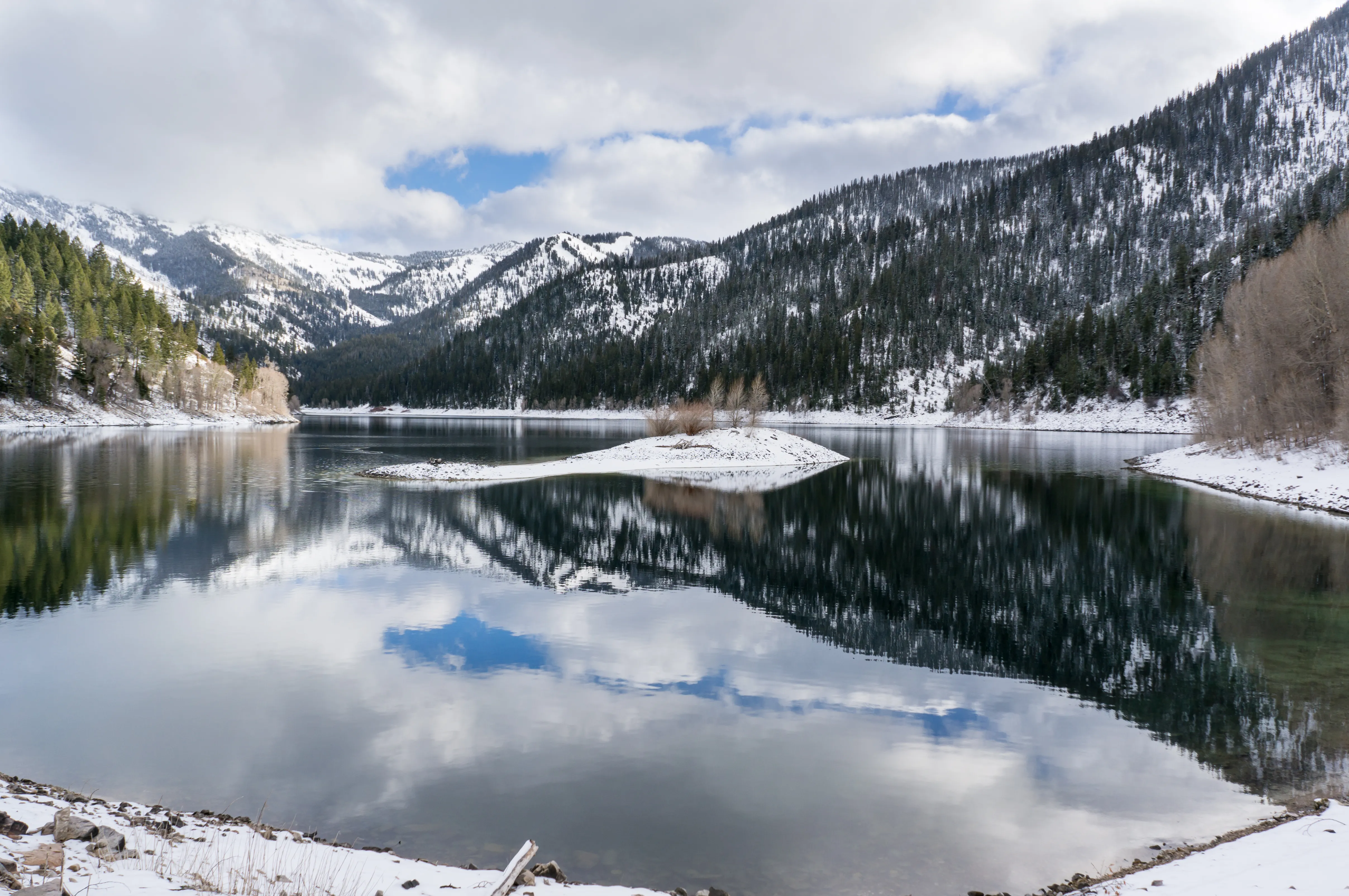 Hike along Palisades Creek