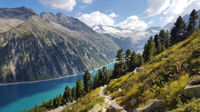 Hike to Olpererhütte in the Austrian Alps