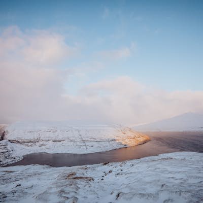Hike to the Trøllkonufingur in the Faroe Islands