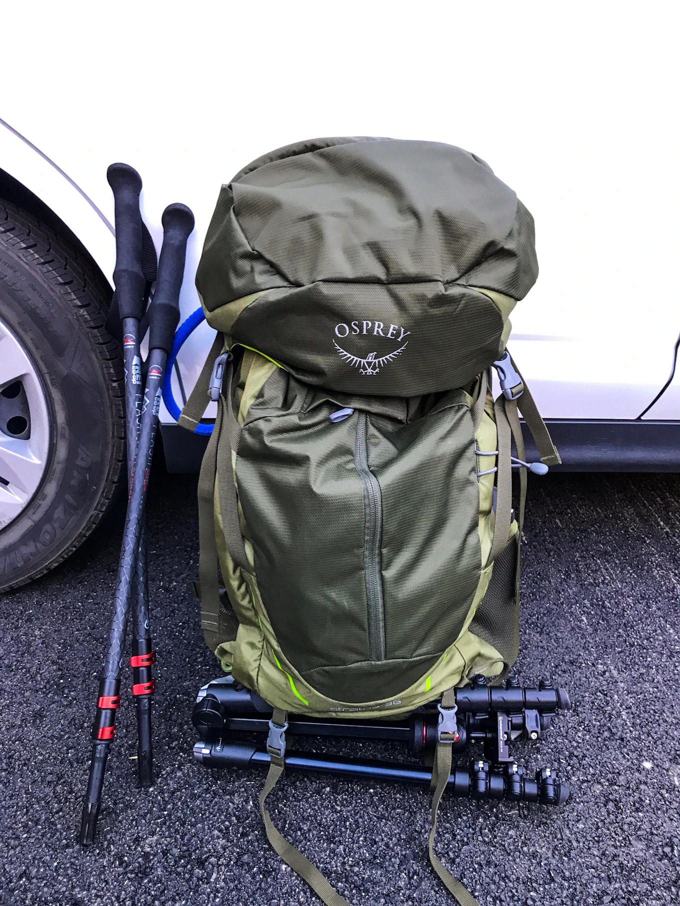 The Pros And Cons Of Hiking With Trekking Poles