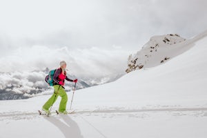 5 Reasons Why You Should Try Ski Touring This Winter