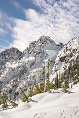 Snowshoe to Source & Snow Lakes via the Alpental Access Trail