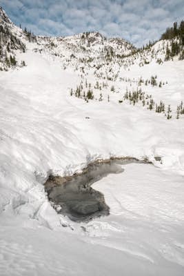 Snowshoe to Source & Snow Lakes via the Alpental Access Trail