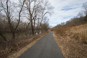 Hike Cool Spring Path 