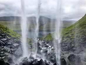 Hike to Fossa Waterfall