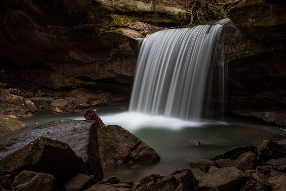 Hike to Dog Slaughter Falls, Forest Road, Kentucky