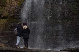 Hike to Tiffany Falls