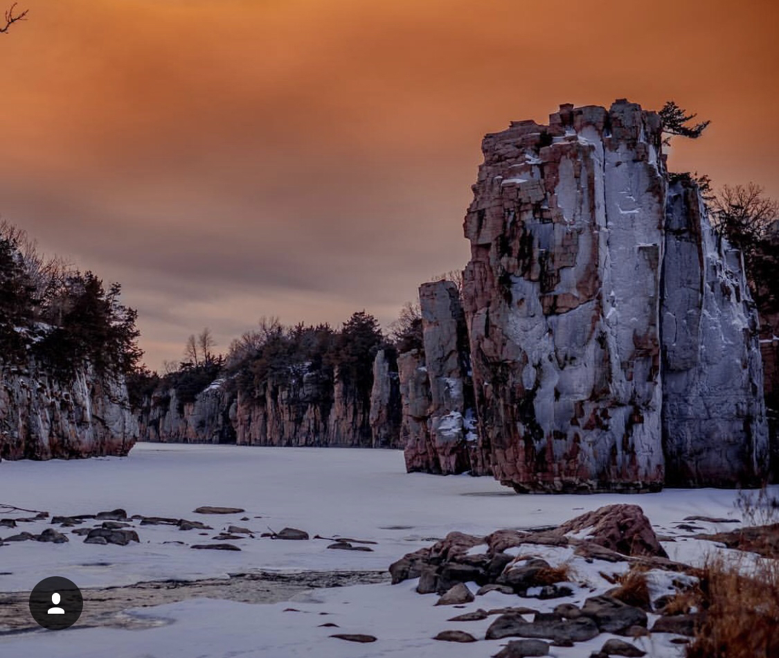 Hike the King and Queen Trail at Palisades State Park