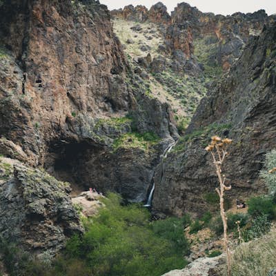 Explore Jump Creek Falls