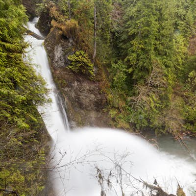 Hike Spoon Creek Falls