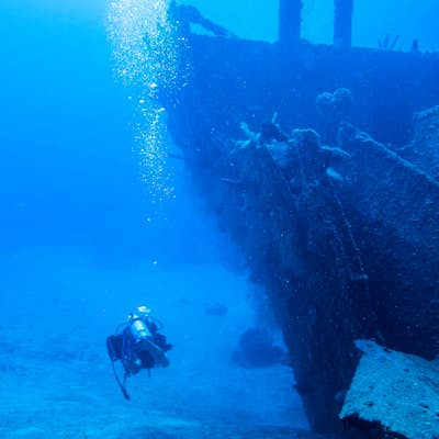 Dive the "El Aguila" Shipwreck