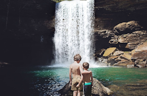 The 5 Best Tennessee Waterfall Hikes You Can Do with Kids