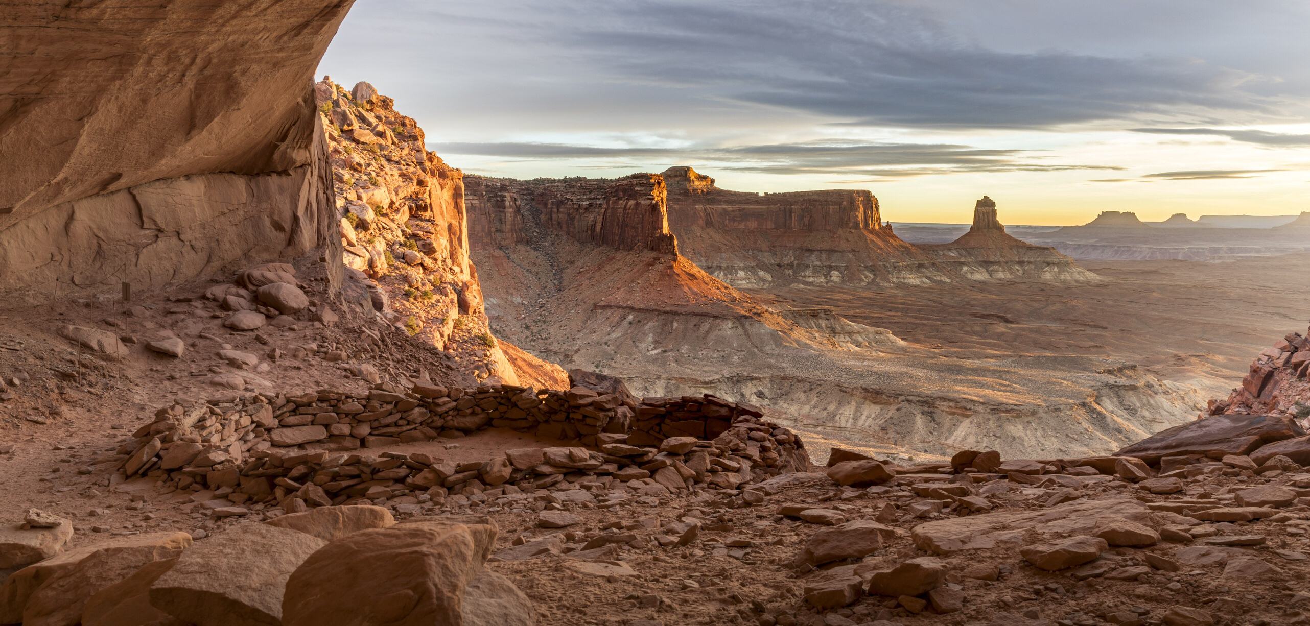 Hike to False Kiva