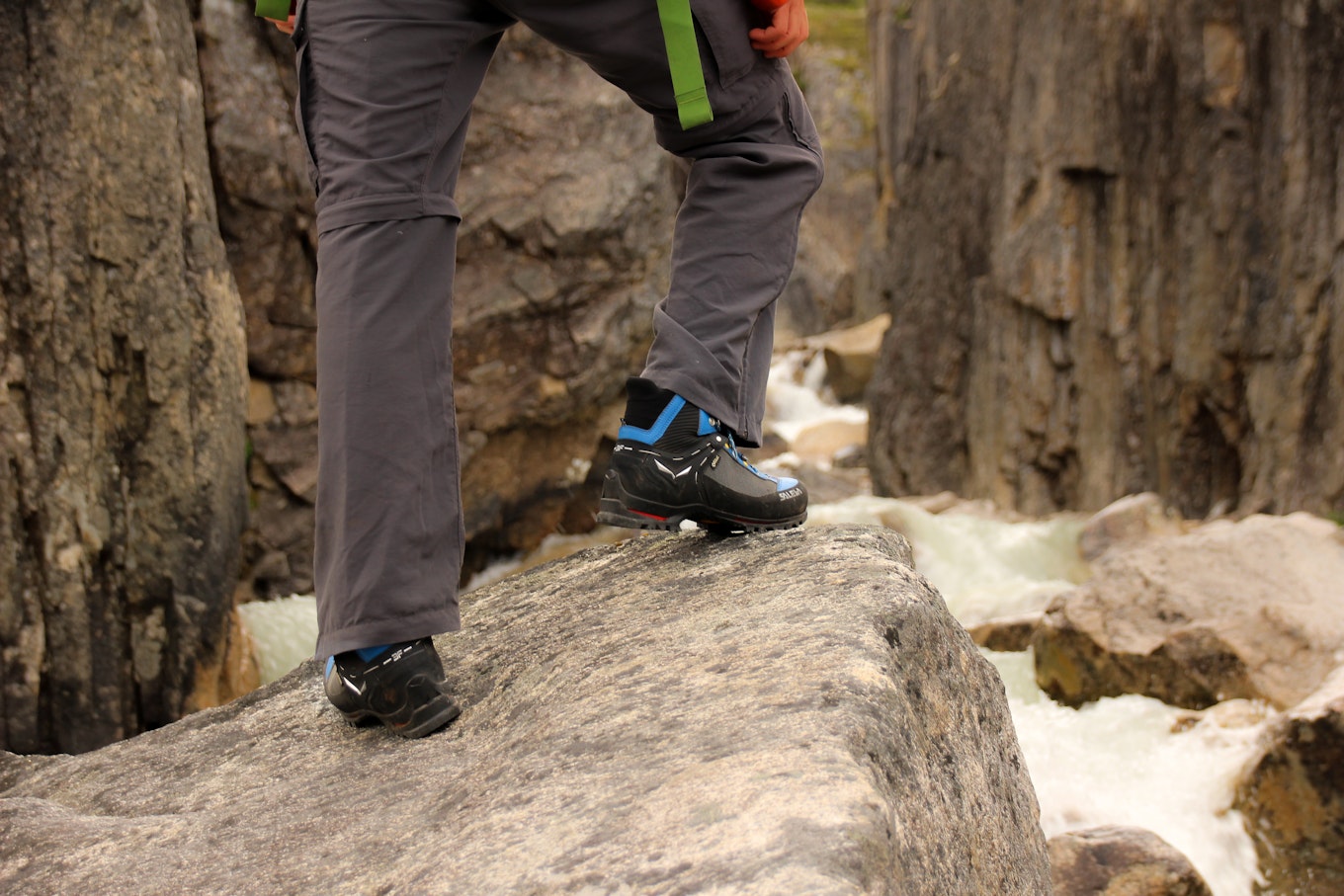 Outbound Men's Granite Peak Mid-Cut Waterproof Hiking Boots, Charcoal