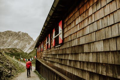 Hike & Overnight Stay at the Innsbrucker Hütte