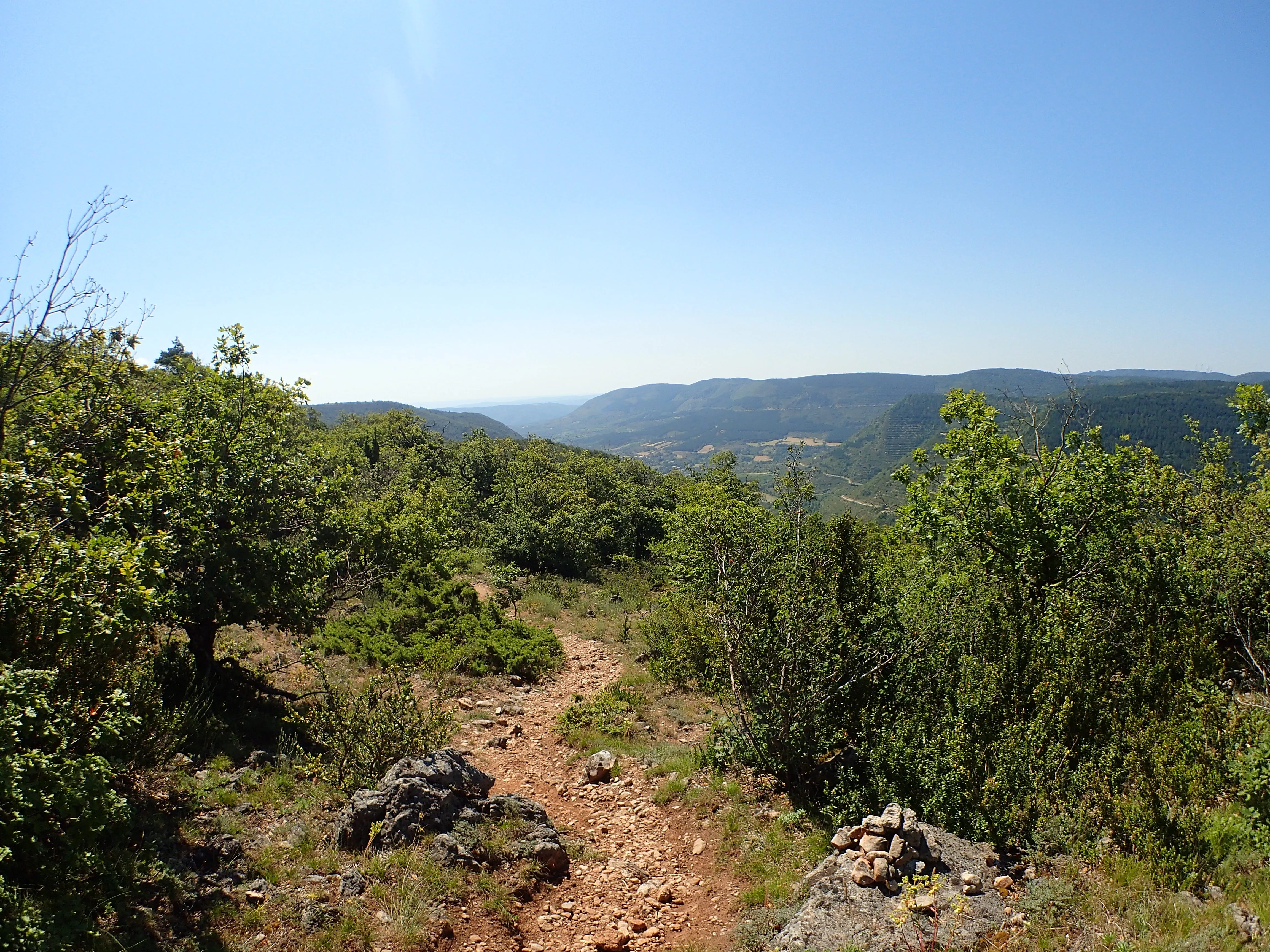 Hike around the Cirque de Labeil