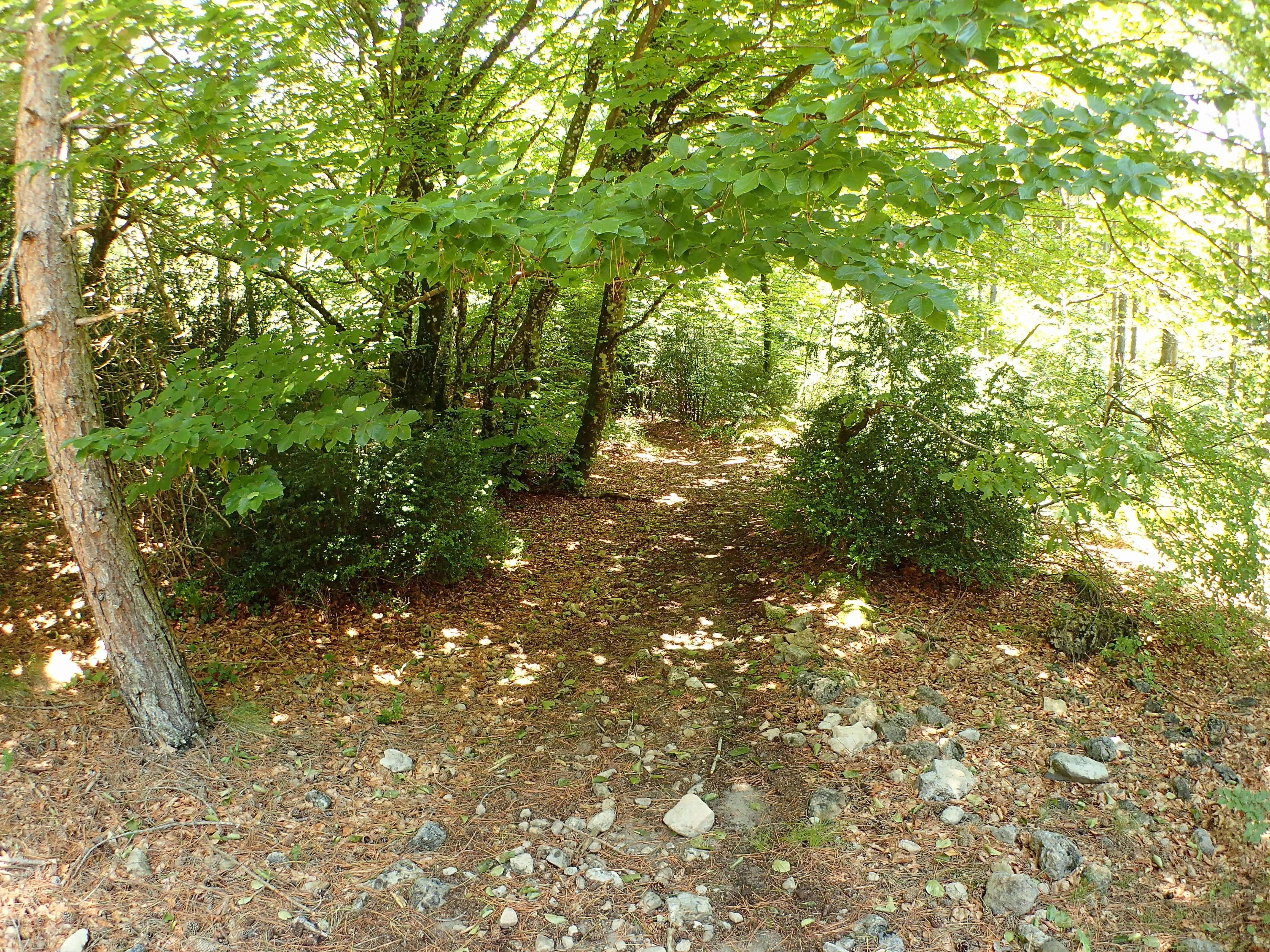 Hike around the Cirque de Labeil