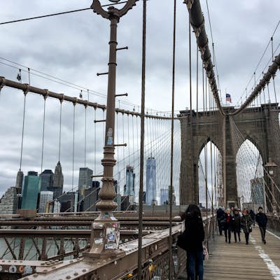 Photograph the Brooklyn Bridge