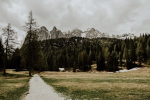 Hike to Lago Di Sorapis & Rifugio Vandelli In The Dolomites
