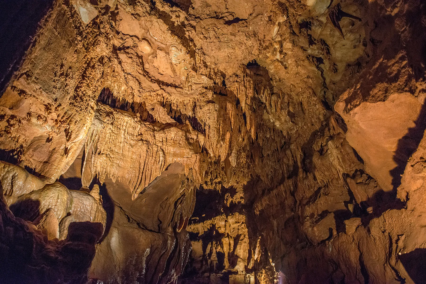 Tour the Diamond Caverns
