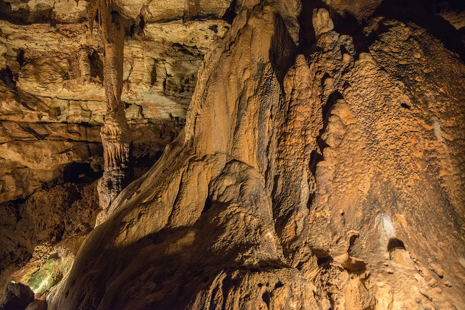 Tour the Diamond Caverns