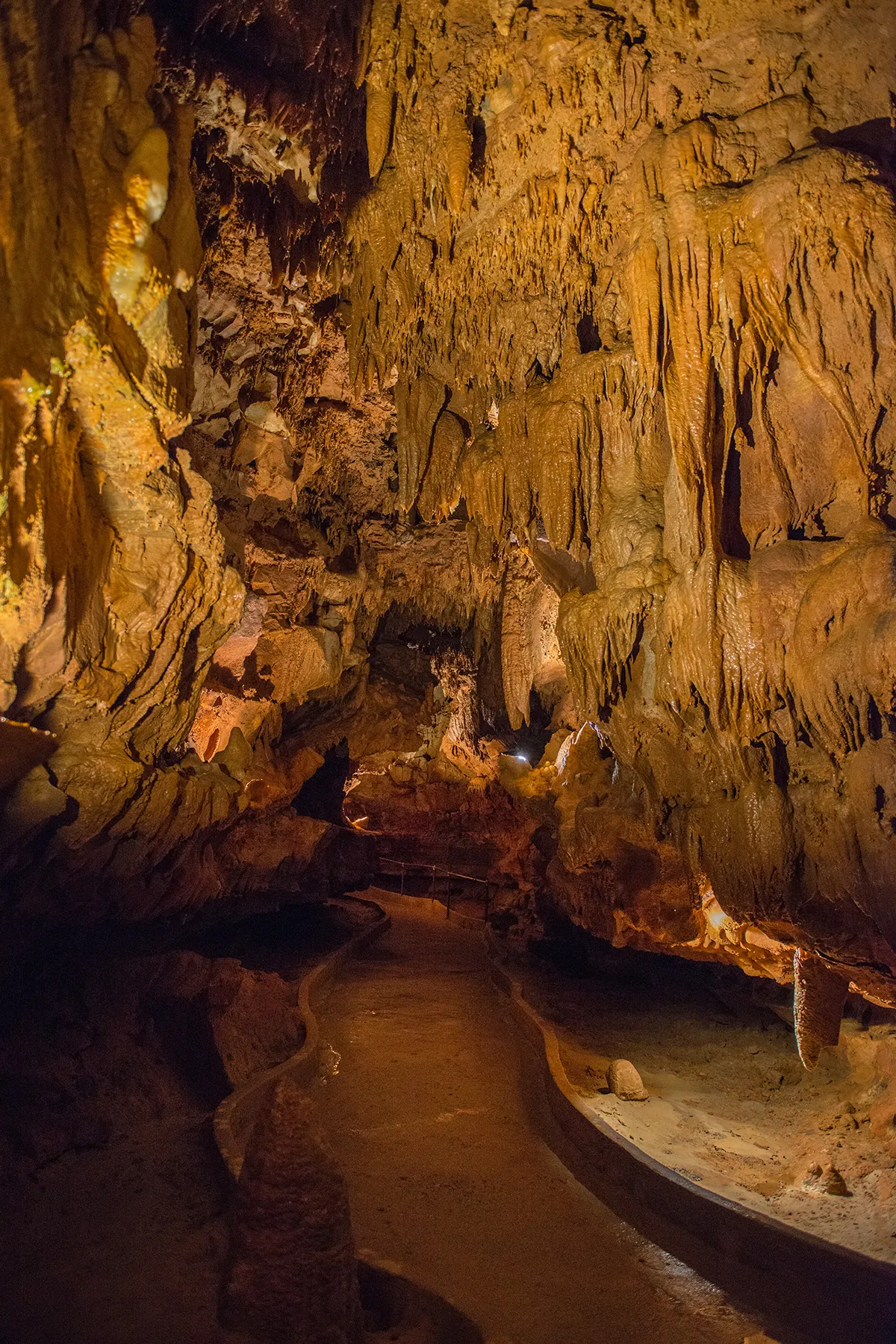 Tour the Diamond Caverns