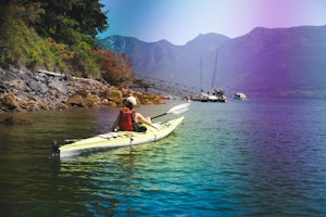 Paddle the Bowen Island Shoreline 