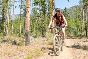 Outbound Reviewed: DaKine Women's Mountain Bike Apparel