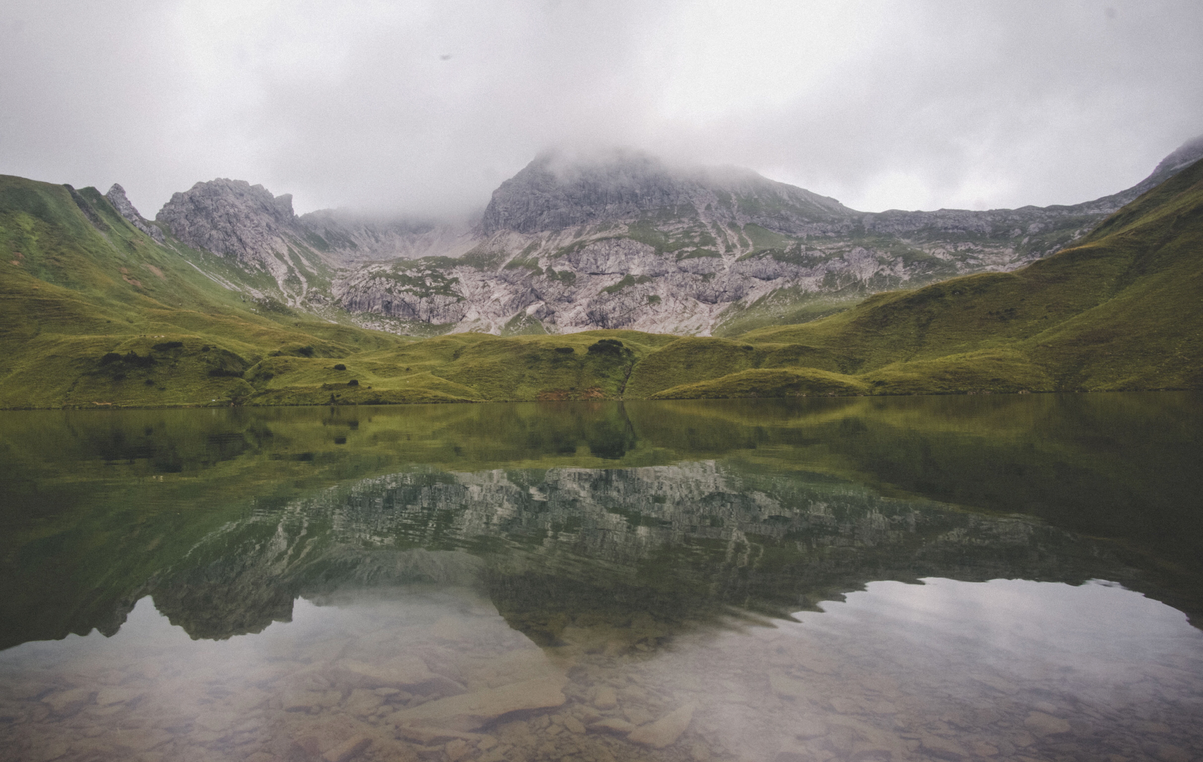 Hike up to Lake Schrecksee