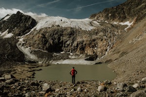 Stubai High Trail Section 4 - Hike from the Sulzenau Hut to the Dresdener Hut