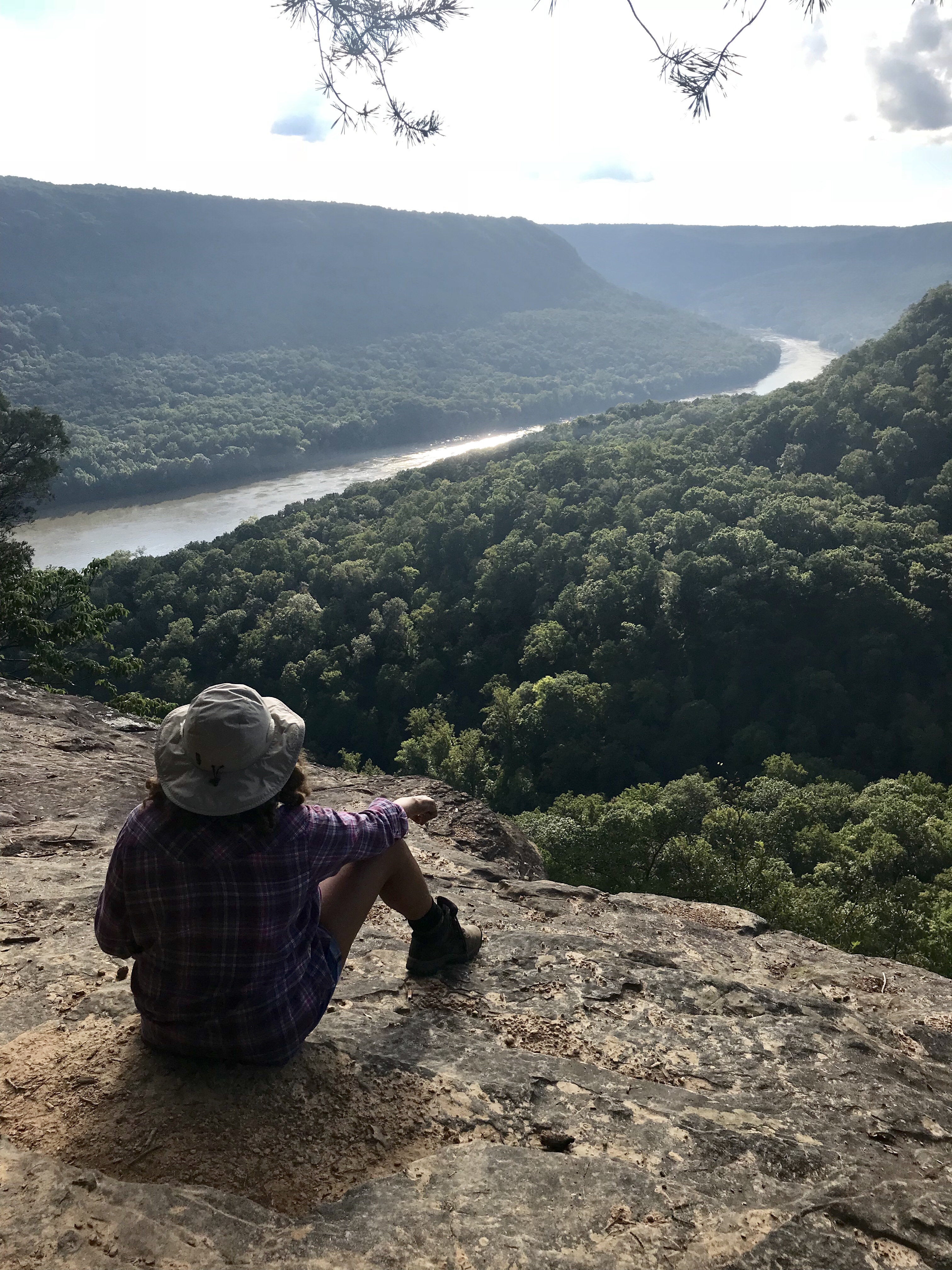 Hike to Rainbow Falls