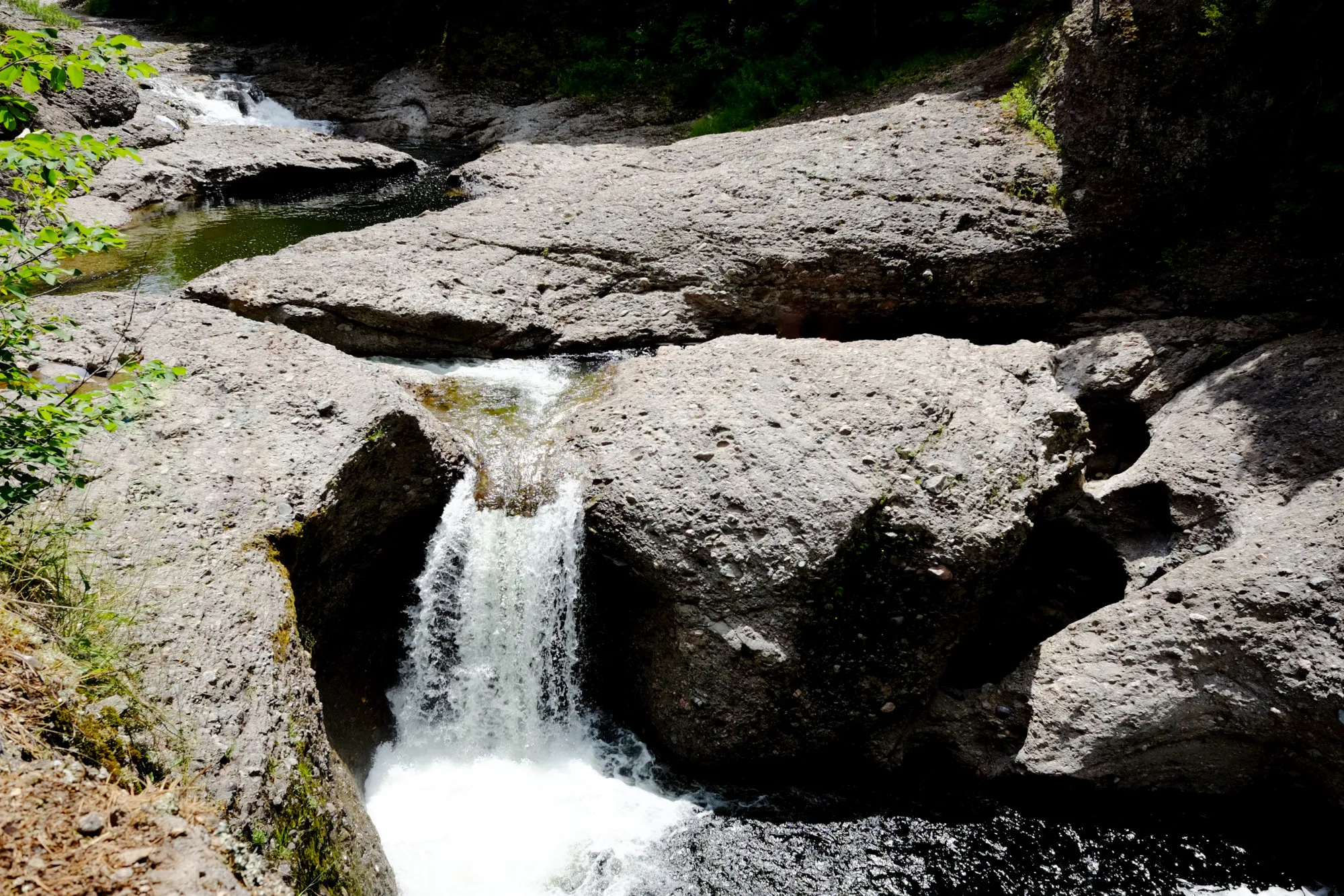 Water-Hike to Gordon Falls