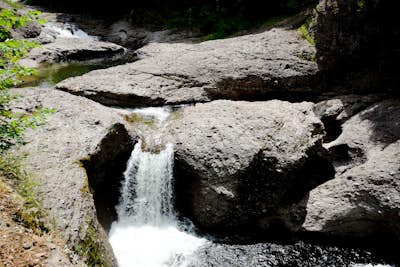 Water-Hike to Gordon Falls