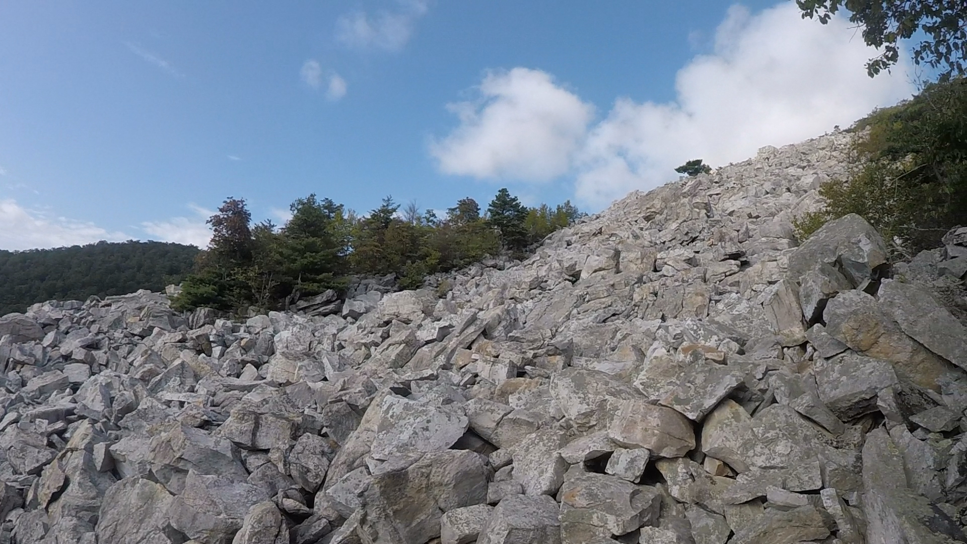 Hike Devil's Marbleyard 