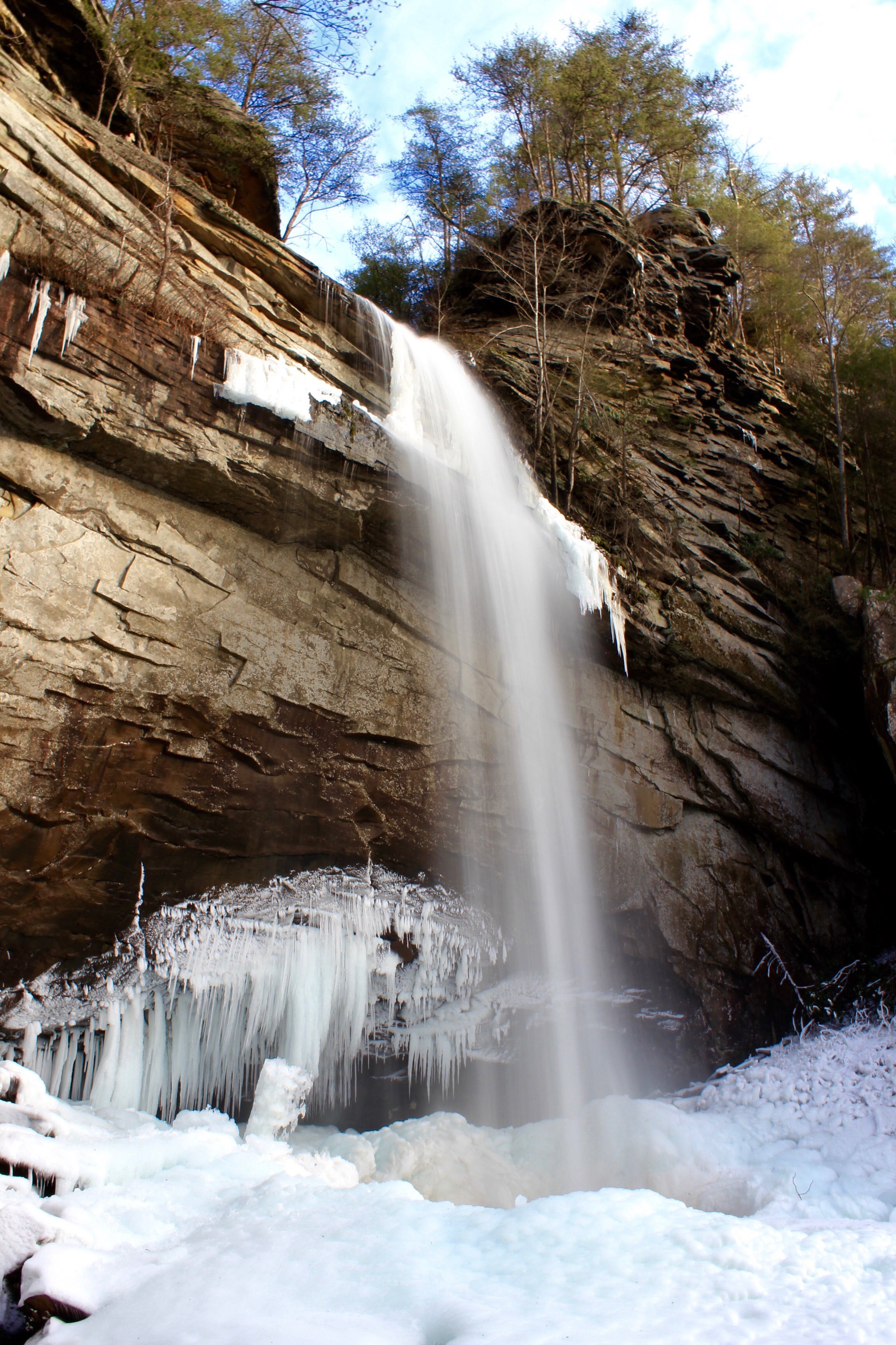 Hike through the Laurel Snow Pocket Wilderness