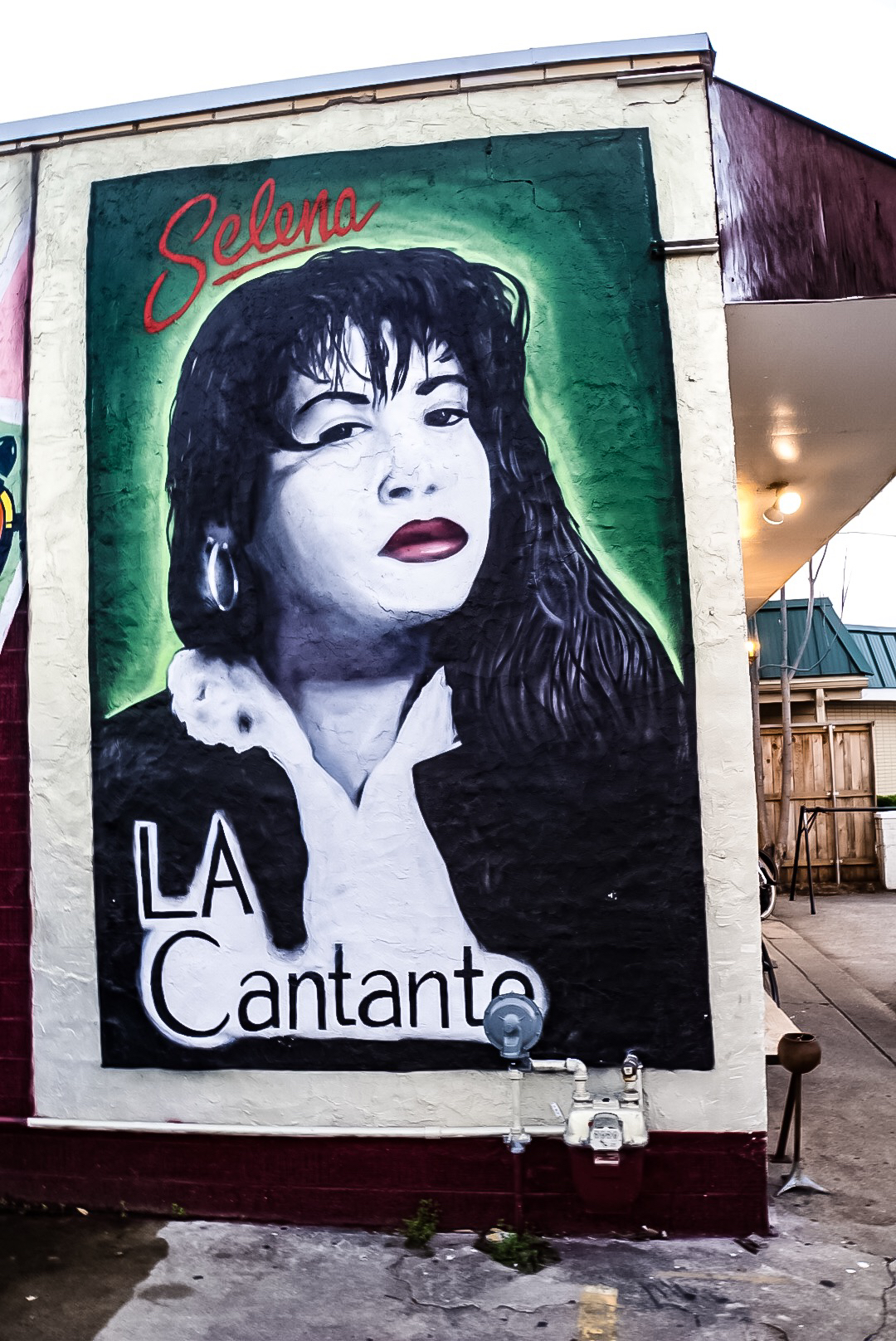 Bike through Iconic Graffiti Landmarks in Austin