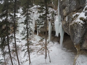 Hike to the Community Caves