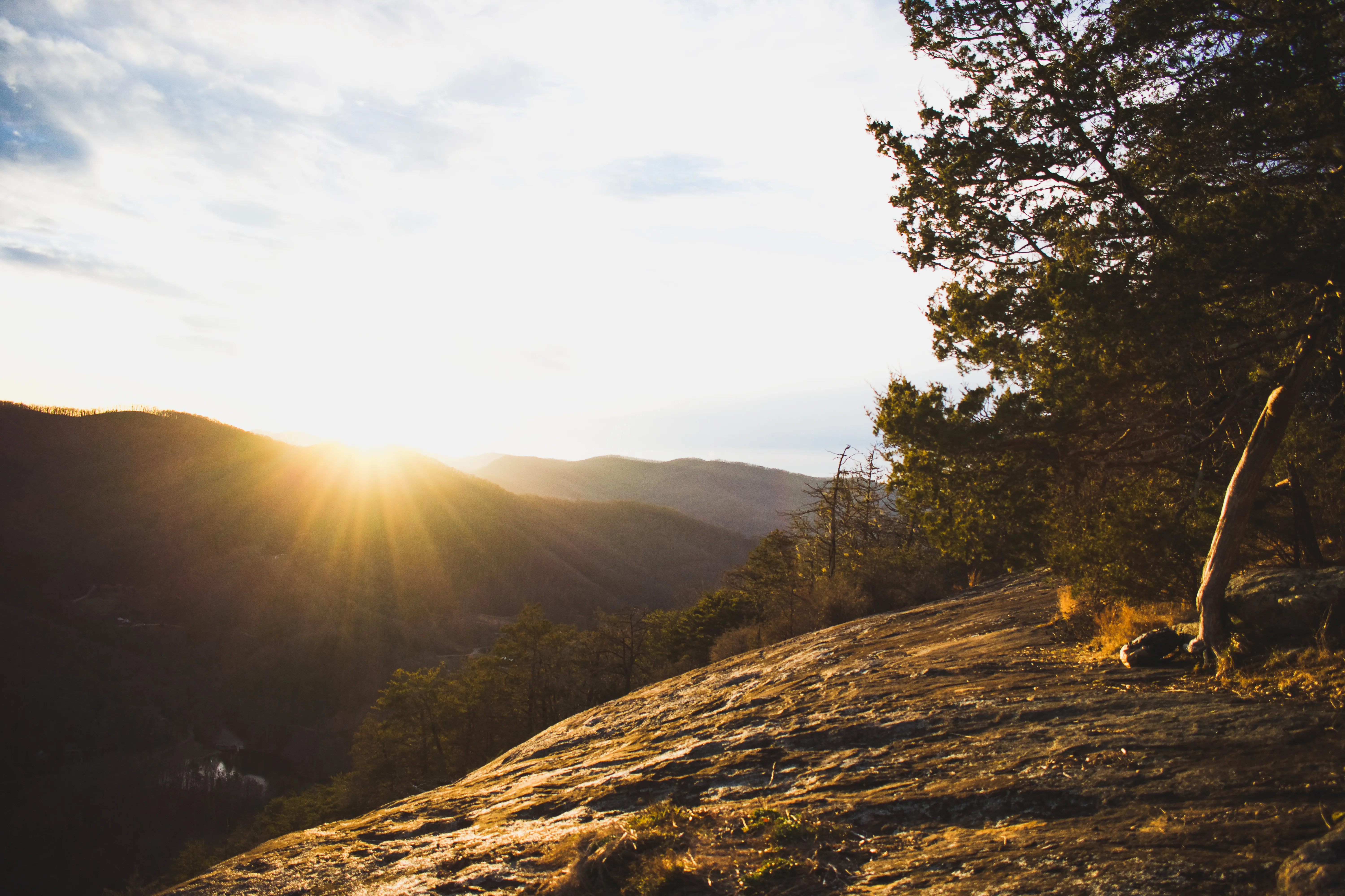 Hike to Cedar Cliff Rock