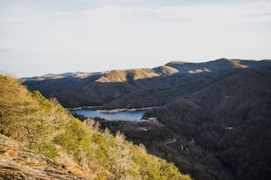 Hike to Cedar Cliff Rock