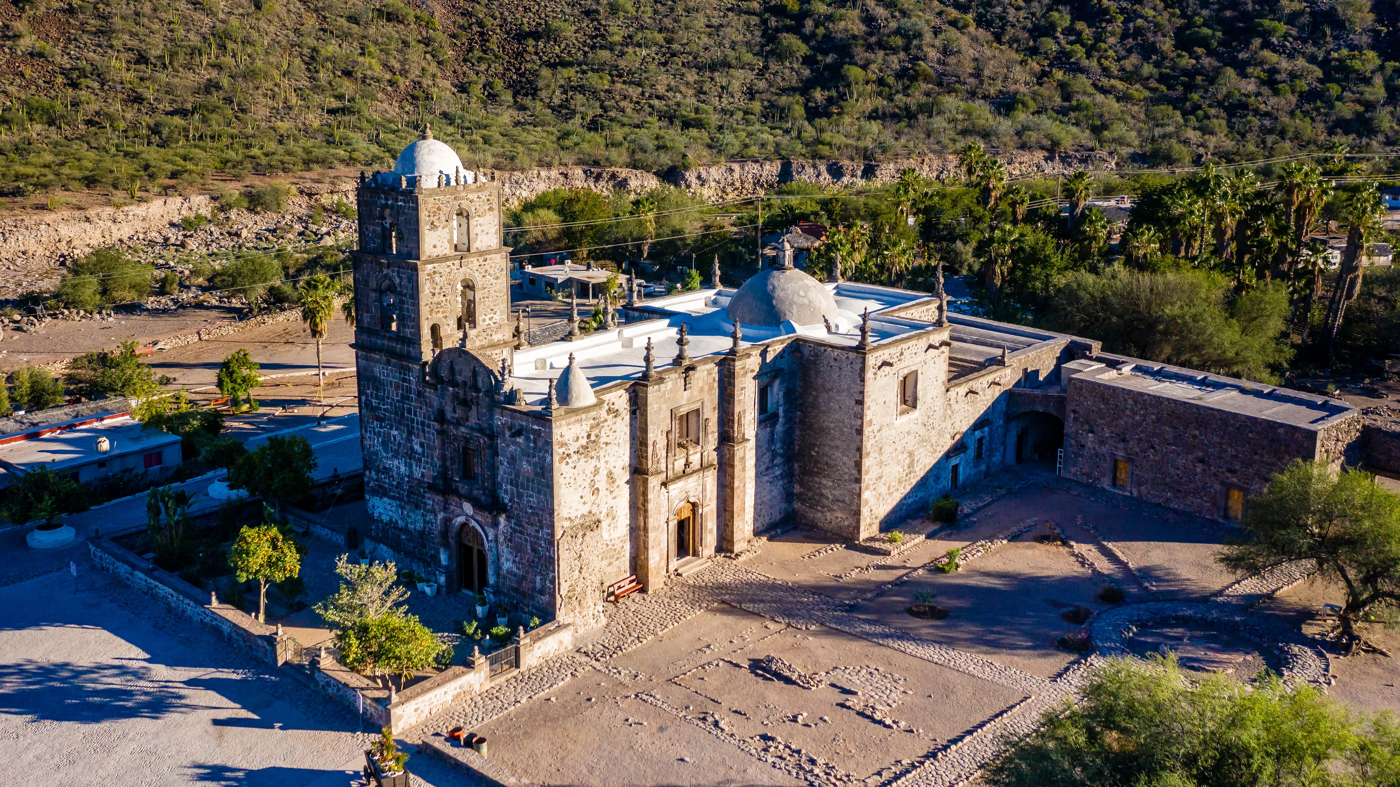 Explore Misión San Francisco Xavier de Viggé-Biaundó