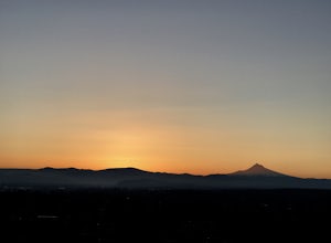 Catch the Sunrise from Rocky Butte