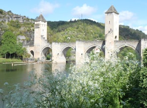 Photograph the Pont Valentre in Cahors