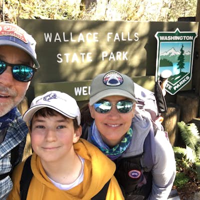 Hike at Wallace Falls 