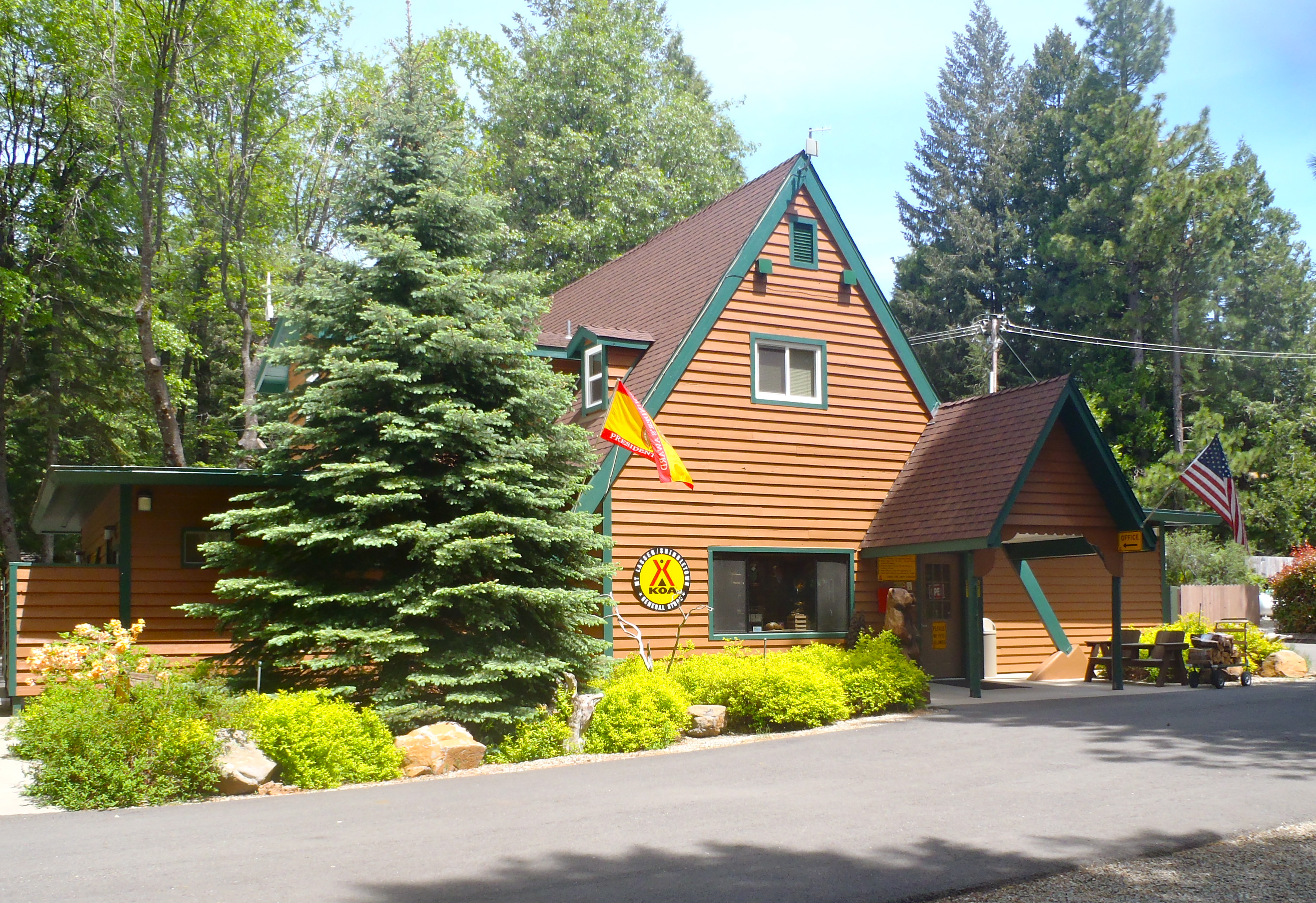 Lodging at Mt. Lassen / Shingletown KOA Holiday in Shingletown, California