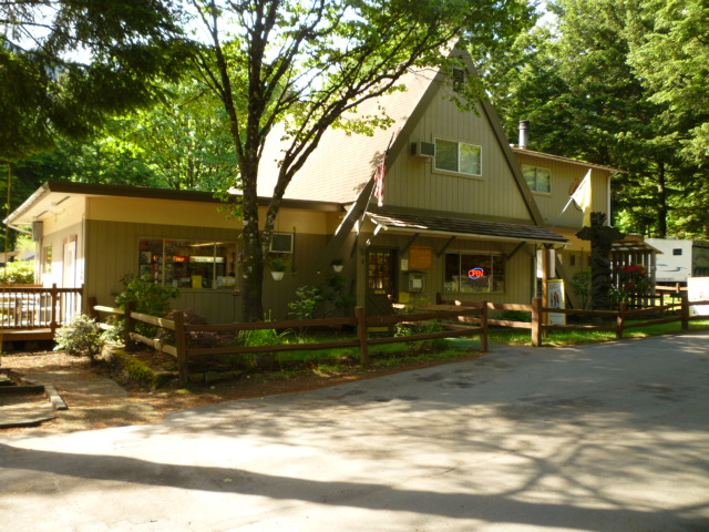 Cascade Locks / Portland East KOA Holiday