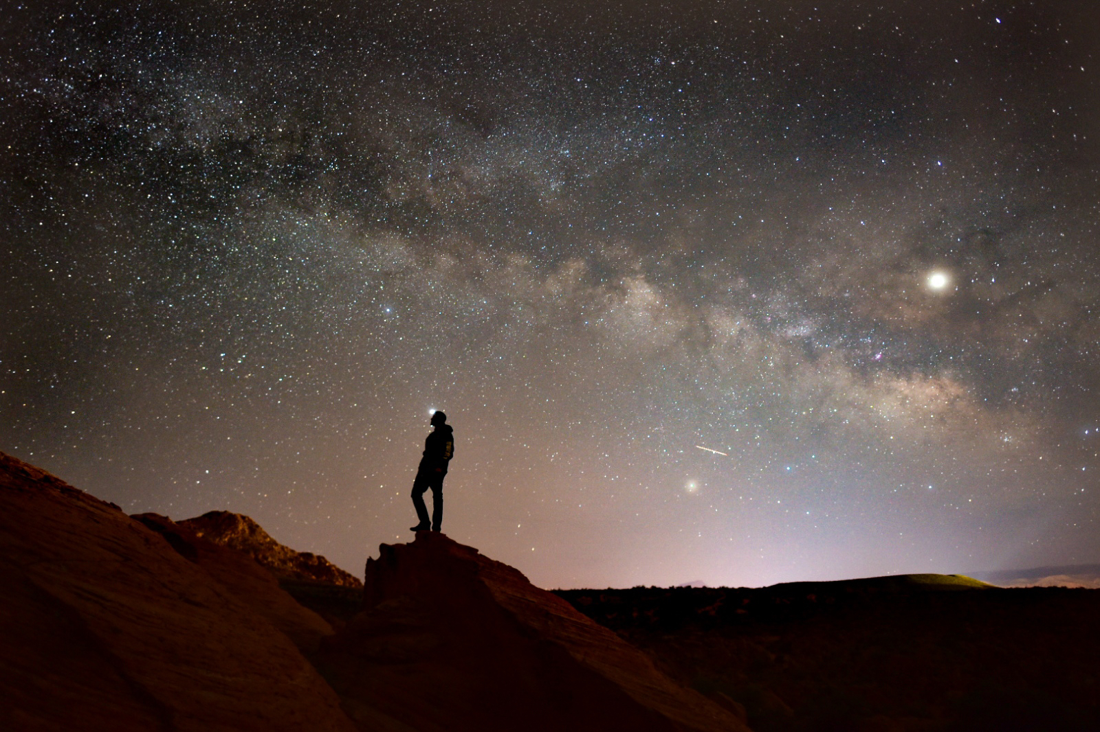 Hike Arch Trail to Babylon Arch